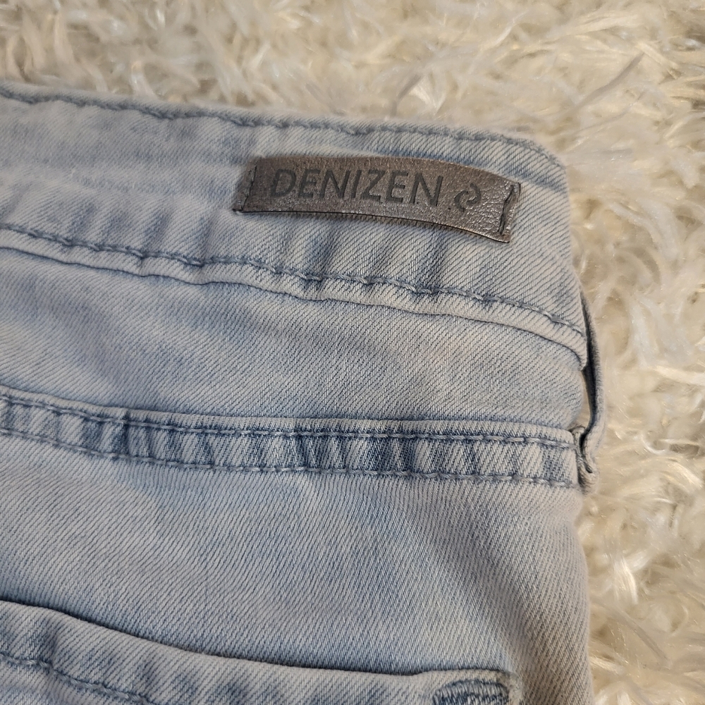 Denizen by Levi's Jegging Cut Off Shorts, Light Wash Blue, Size 9 - Picture 6 of 8